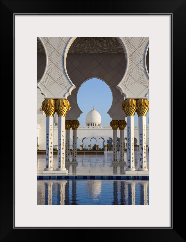 United Arab Emirates, Abu Dhabi, Sheikh Zayed Grand Mosque, Gilded columns and reflecting pool