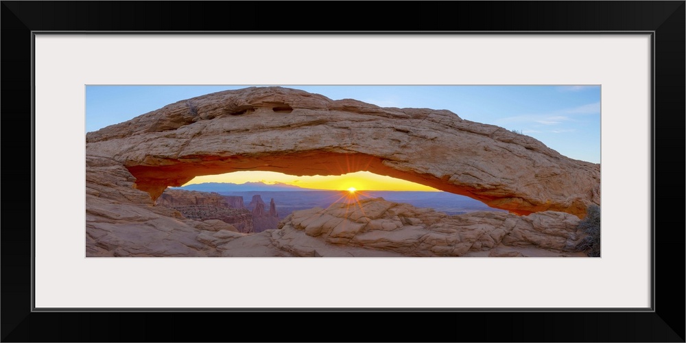 USA, Utah, Canyonlands National Park, Island in the Sky District, Mesa Arch, Sunrise.