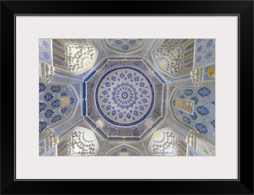 Uzbekistan, Samarkand, Bibi-khanym mosque, ceiling interior.