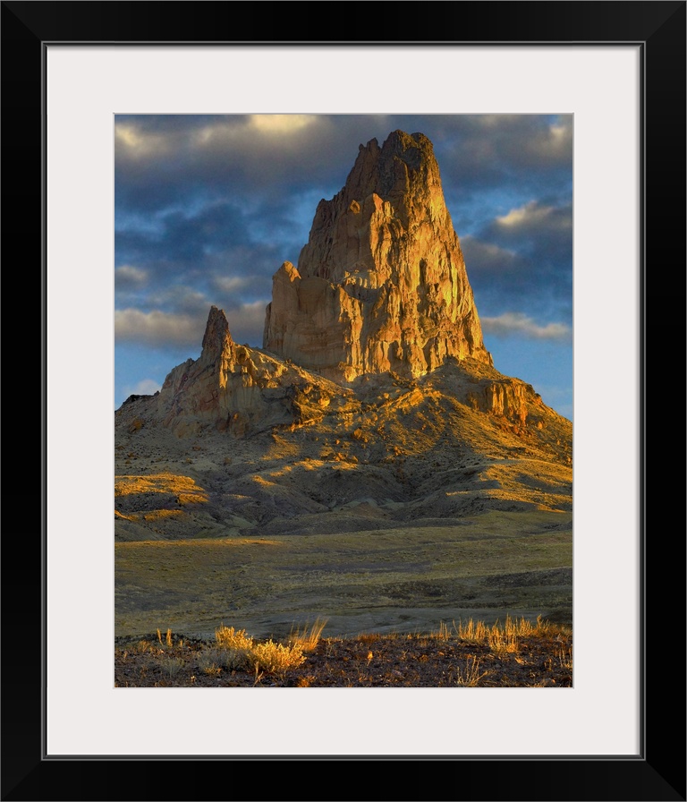 Agathla Peak, Monument Valley Navajo Tribal Park, Arizona