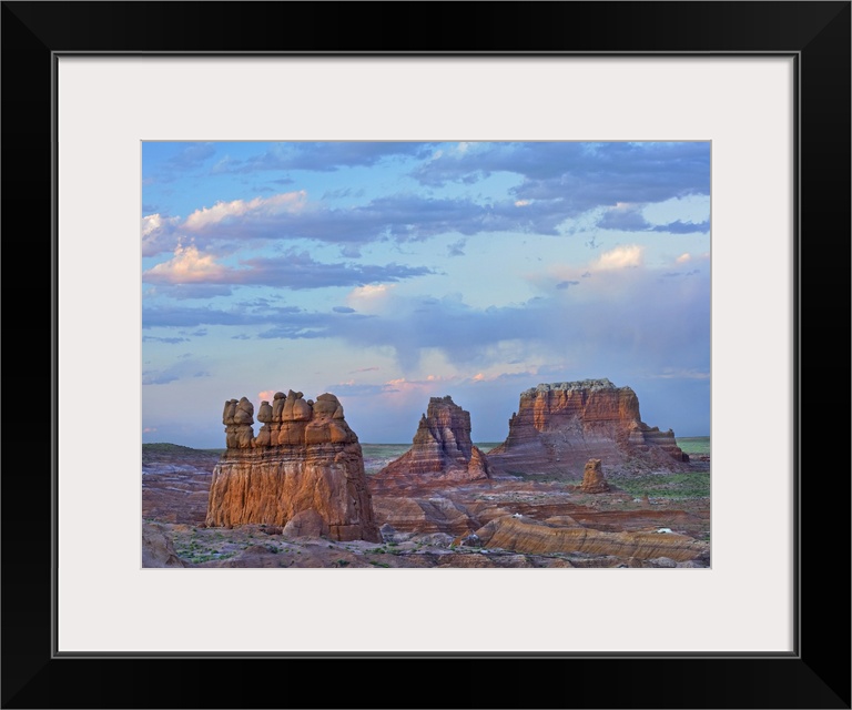 Eroded buttes in desert, Bryce Canyon National Park, Utah