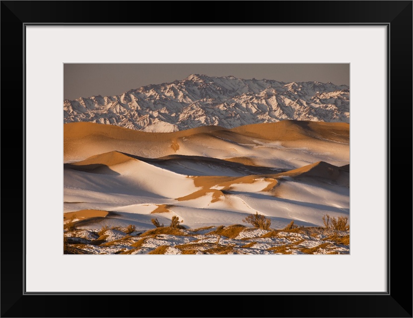 Khongor Sand Dunes in winter, Gobi Desert, Mongolia