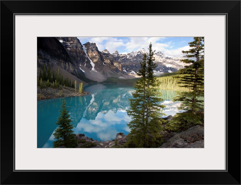 Moraine Lake in the Valley of the Ten Peaks, Banff National Park, Alberta, Canada