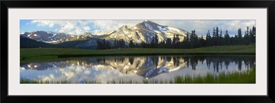 Panorama of Mammoth Peak and Kuna Crest, Yosemite National Park, California