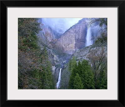 Yosemite Falls in spring, Yosemite National Park, California