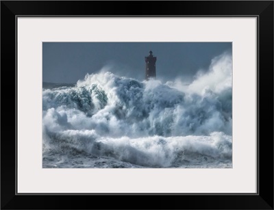 Bretagne Ocean Waves over the Lighthouse