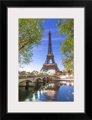 Eiffel Tower Green Nature In Paris
