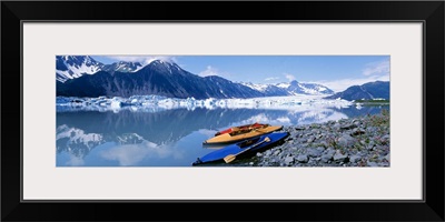 Alaska, Kayak by the side of a river