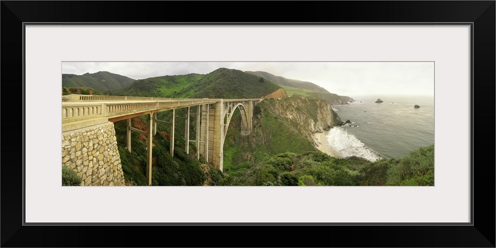 Bixby Bridge on the Big Sur coast of California, USA.