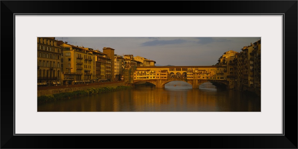 Bridge across a river, Ponte Vecchio, Arno River, Florence, Tuscany, Italy