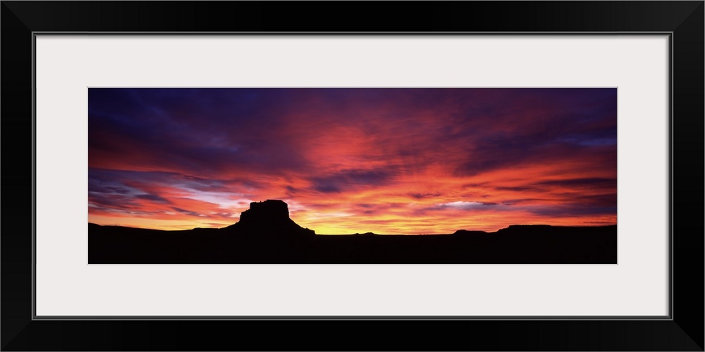 Silhouette of the buttes as the sun sets over the Chaco Culture National Historic Park in New Mexico.