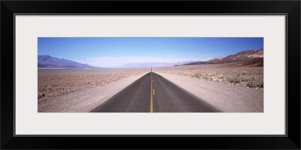 California, Death Valley, Empty highway in the valley