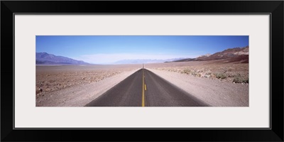 California, Death Valley, Empty highway in the valley