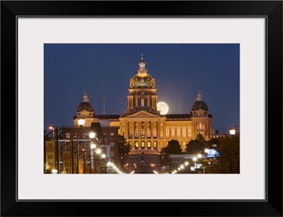 Facade of a government building, Iowa State Capitol, Des Moines, Iowa