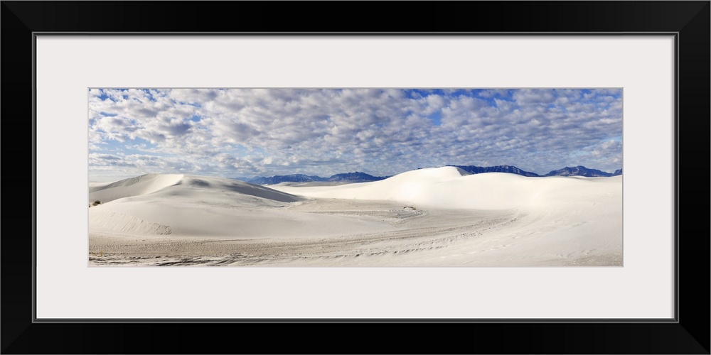 Gypsum sand dunes in a desert, White Sands National Monument, Alamogordo, Otero County, New Mexico,