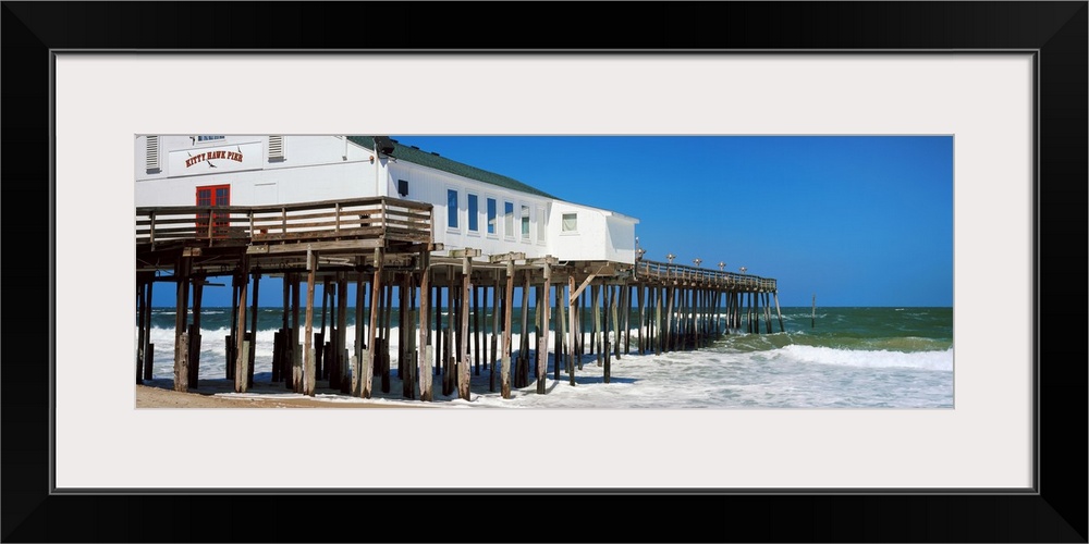 Kitty Hawk Pier on the beach, Kitty Hawk, Dare County, Outer Banks, North Carolina, USA.