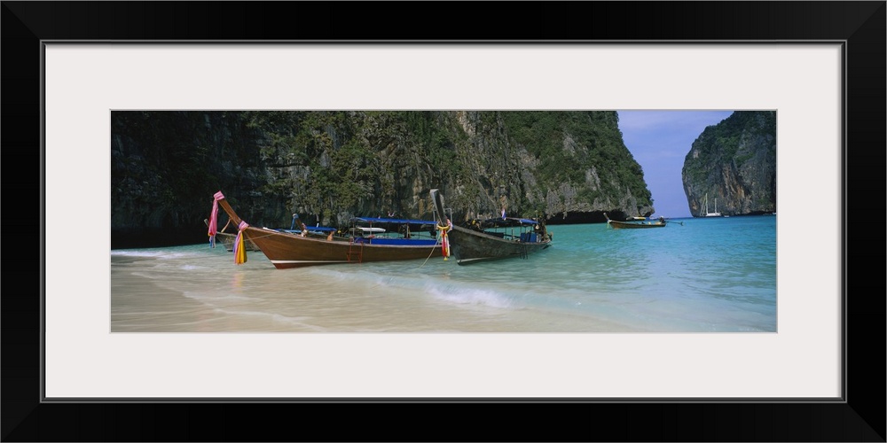 Longtail boats moored on the beach, Ton Sai Beach, Ko Phi Phi Don, Phi Phi Islands, Thailand