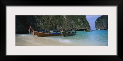 Longtail boats moored on the beach, Ton Sai Beach, Ko Phi Phi Don, Phi Phi Islands, Thailand