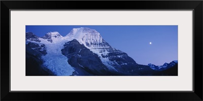 Low angle view of snowcapped mountains, Mt Robson, Mount Robson Provincial Park, British Columbia, Canada