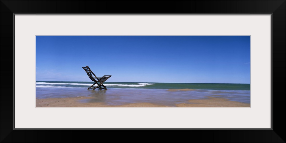 Michigan, Grand Haven, Lake Michigan, Empty chair on the lake side