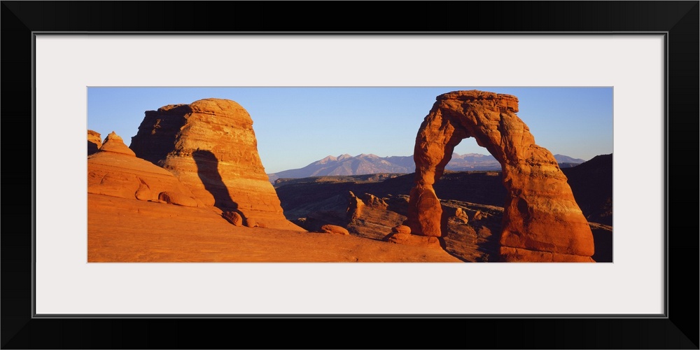 Natural arch in a desert, Delicate Arch, Arches National Park, Utah