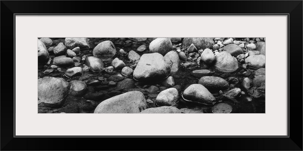 New Hampshire, White Mountain National Forest, Rocks in the Swift River