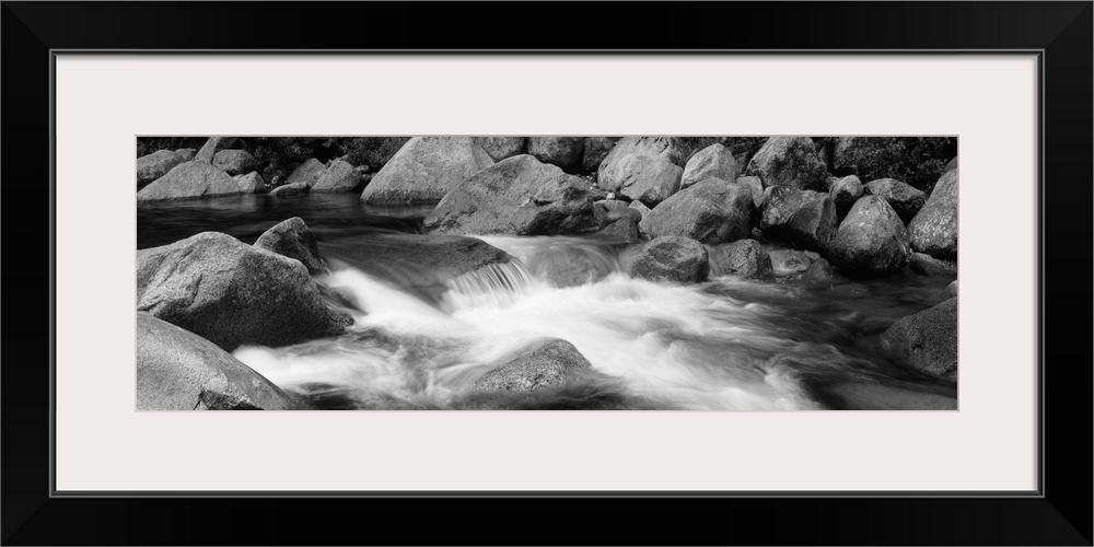 New Hampshire, White Mountain National Forest, Swift River, Water flowing through rocks