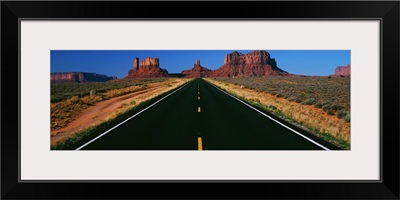 Road Monument Valley UT