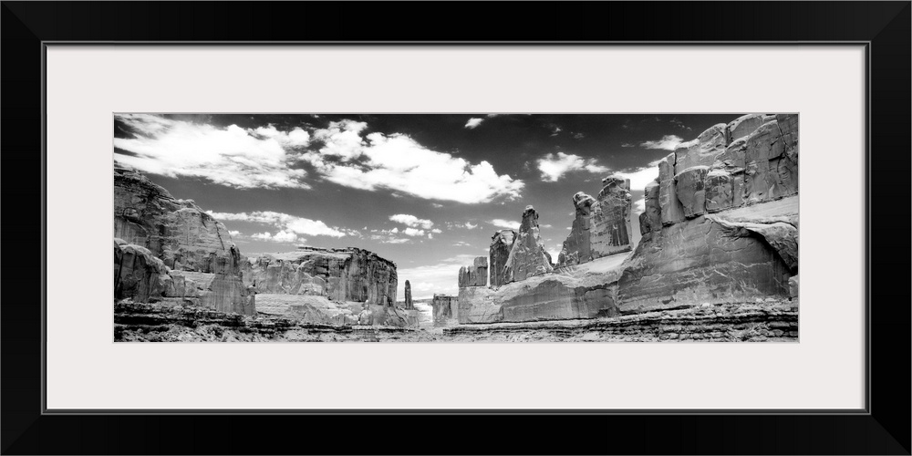 Courthouse Towers, Arches National Park, Utah, USA