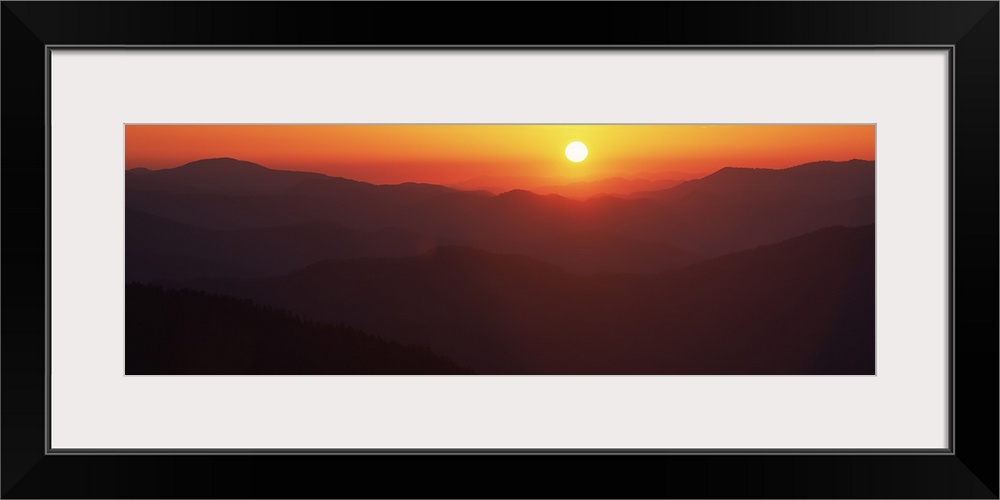 Sunrise over mountain range, Great Smoky Mountains National Park, North Carolina, USA