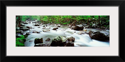 Tennessee, Great Smoky Mountains National Park, Little Pigeon River, View of water flowing over rocks
