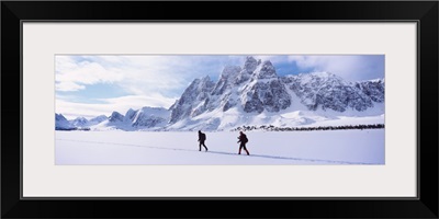 Two people skiing, The Ramparts, Amethyst Lake, Tonquin Valley, Jasper National Park, Alberta, Canada