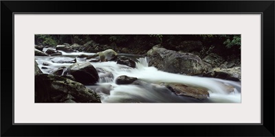 Water flowing through rocks, Little River