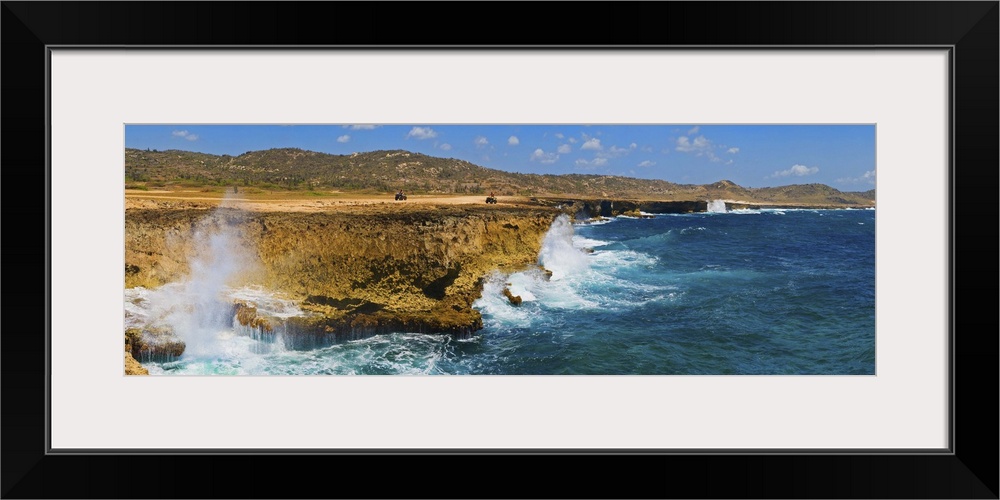 Waves breaking at the coast, Aruba