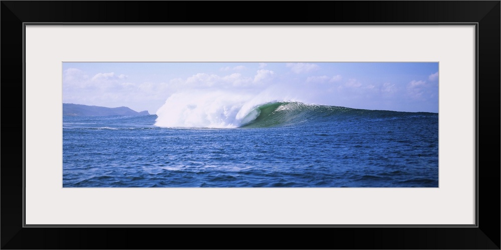 Waves in the sea, Nicaragua