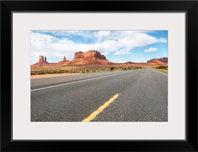 American West - On the Road in Monument Valley
