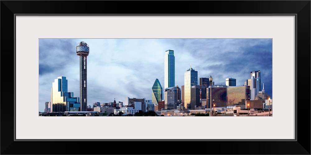 A horizontal image of the city of Dallas, Texas.