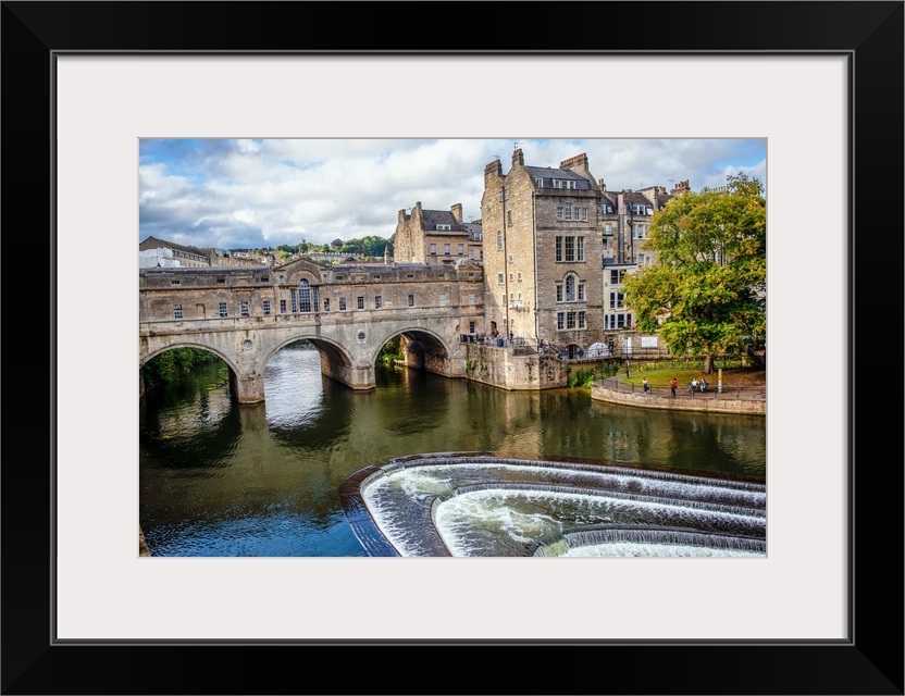 Photograph of the Pulteney Bridge and Weir in the Avon river in Bath, England, UK