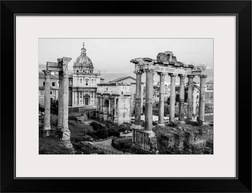 Black and White photograph of the ruins at the Roman Forum.