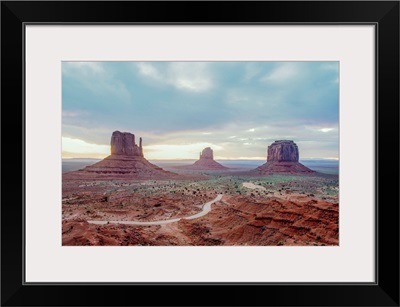 The Mittens And Merrick Buttes In Monument Valley, Arizona