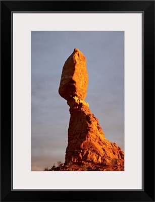 Balanced Rock at sunset, Arches National Park, Utah, USA