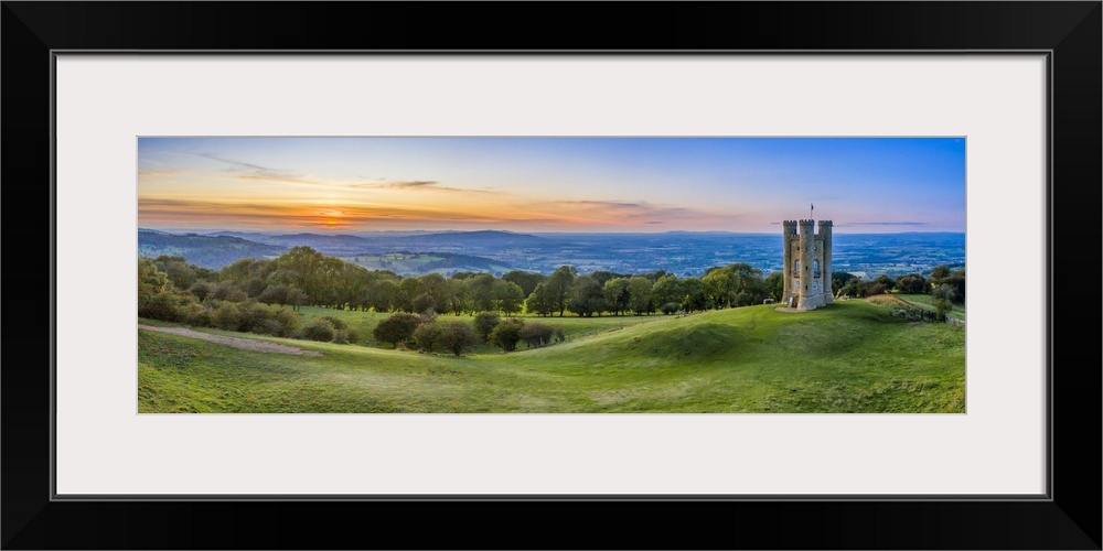 Broadway Tower on top of Fish Hill, the second highest point in the Cotswolds, Broadway, Worcestershire, England, United K...