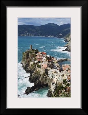 Clifftop village of Vernazza, Cinque Terre, Liguria, Italy