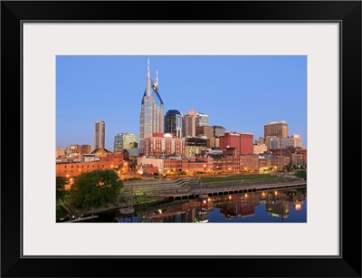Cumberland River and Nashville skyline, Tennessee, USA