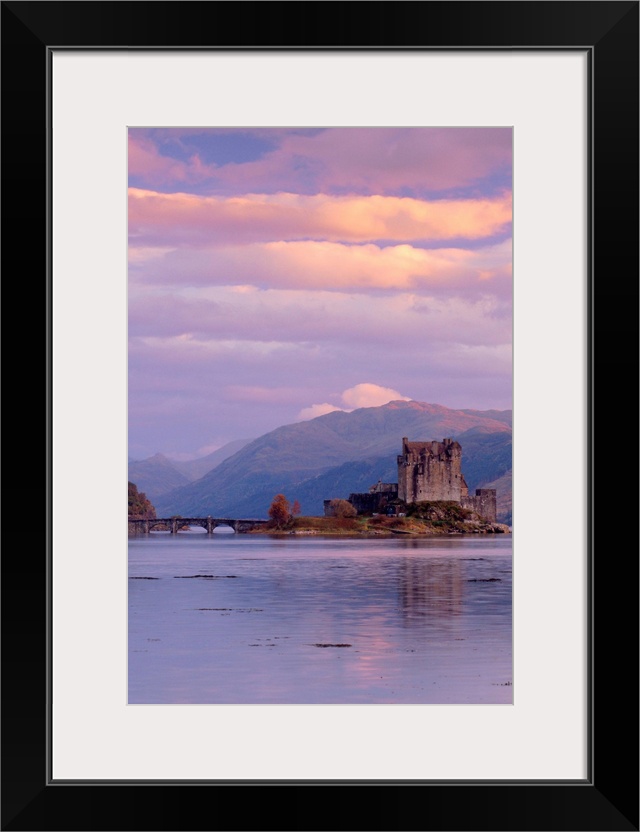 Eilean Donan (Eilean Donnan) Castle, Dornie, Highlands Region, Scotland, UK