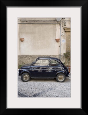 Fiat 500 car, Cefalu, Sicily, Italy