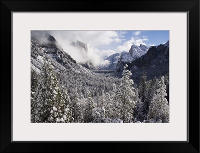 Fresh snow fall on El Capitan in Yosemite Valley, Yosemite National Park, California