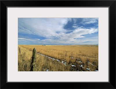 Landscape of the great wide open spaces of the prairies, North Dakota, USA