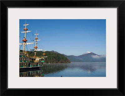 Mount Fuji and pirate ship, lake Ashi, Hakone, Kanagawa prefecture, Japan