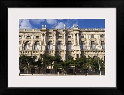 Side view of Natural History Museum, Vienna, Austria